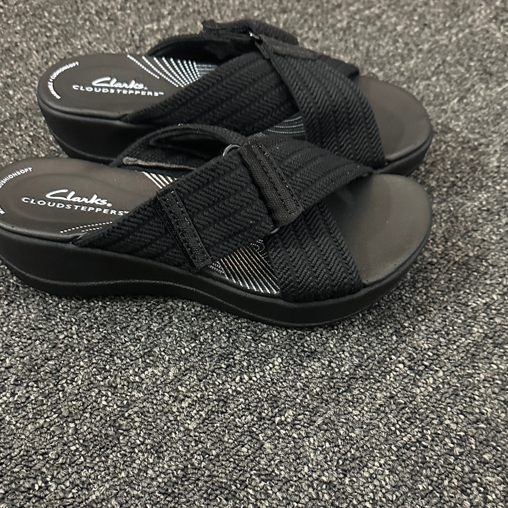 Clarks Cloudsteppers Black Women's Sandals NWOT